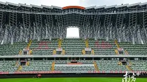 “久保建英信念坚定：巴黎队次役目标3-0完胜，姆巴佩西语沟通顺畅无阻！”